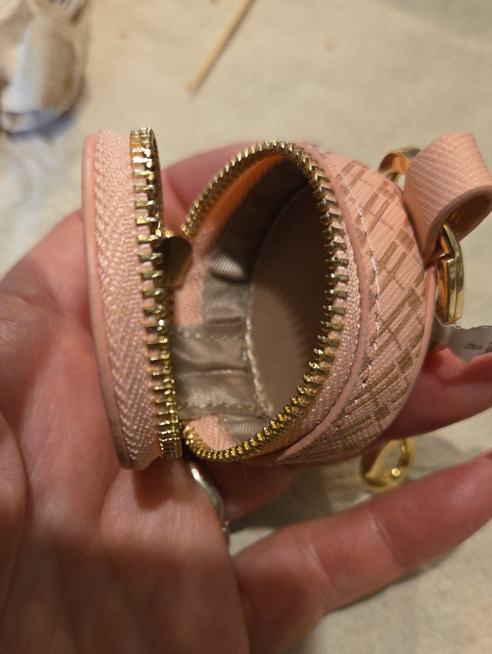 Harrods Blush Pink Leatherette Round Key & Card Holder with Gold Hardware - Picture 7 of 8